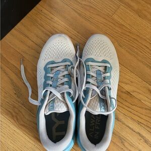 TYR Men's Athletic Shoes in White and Blue